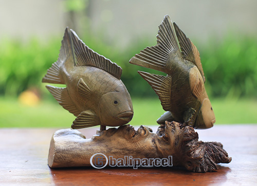 Wooden 2 Fish With Parasite Wood