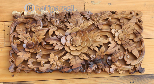 Wooden Wallhanging Sun Flower, Handmade From Suar Wood With Natural Polished