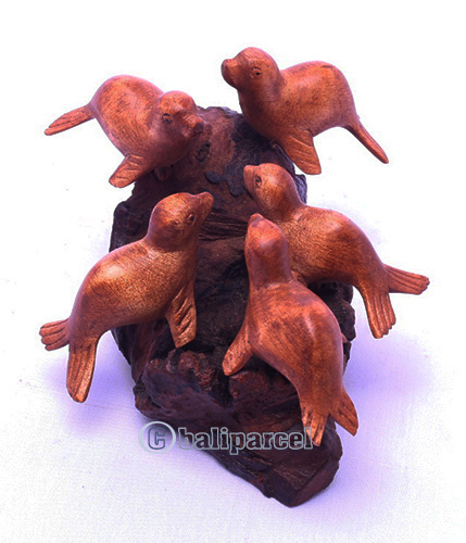 Wooden 5 Sea Dog With Parasite Wood