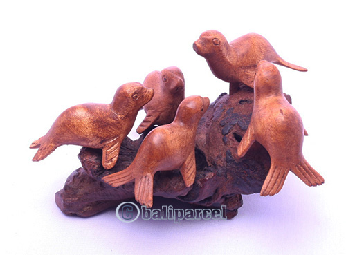 Wooden 5 Sea Dog With Parasite Wood