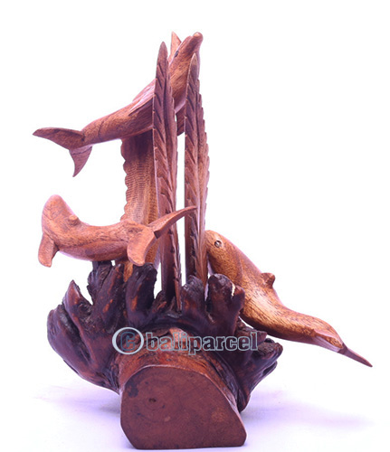 Wooden 3 Dolphins With Parasite Wood