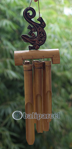 Bamboo Windchime With Gecko Painted, Natural Bamboo