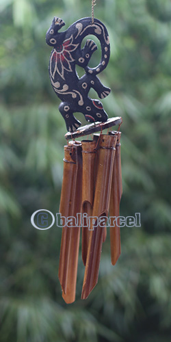 Bamboo Windchime With Gecko Painted, Natural Bamboo