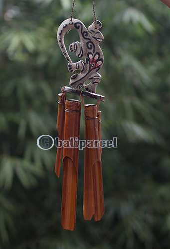 Bamboo Windchime With Gecko Painted, Natural Bamboo