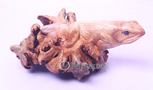 Wooden Frog With Parasite Wood