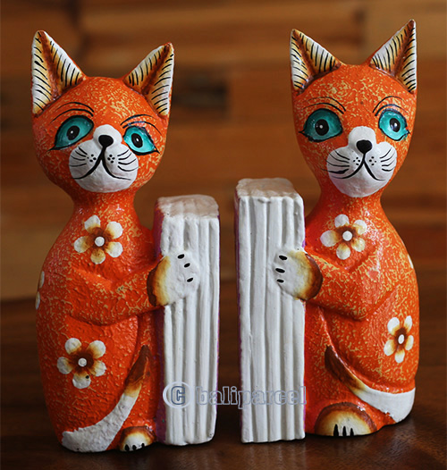 Set Of Wooden Cat Bookend With Painted, Hand Carved From Albesia Wood