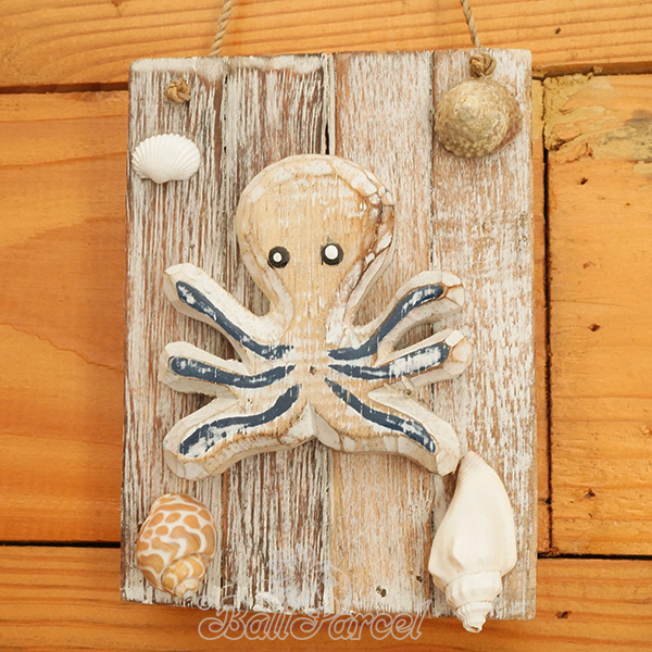 Wooden Wall Hanging, Handmade From Albesia Wood