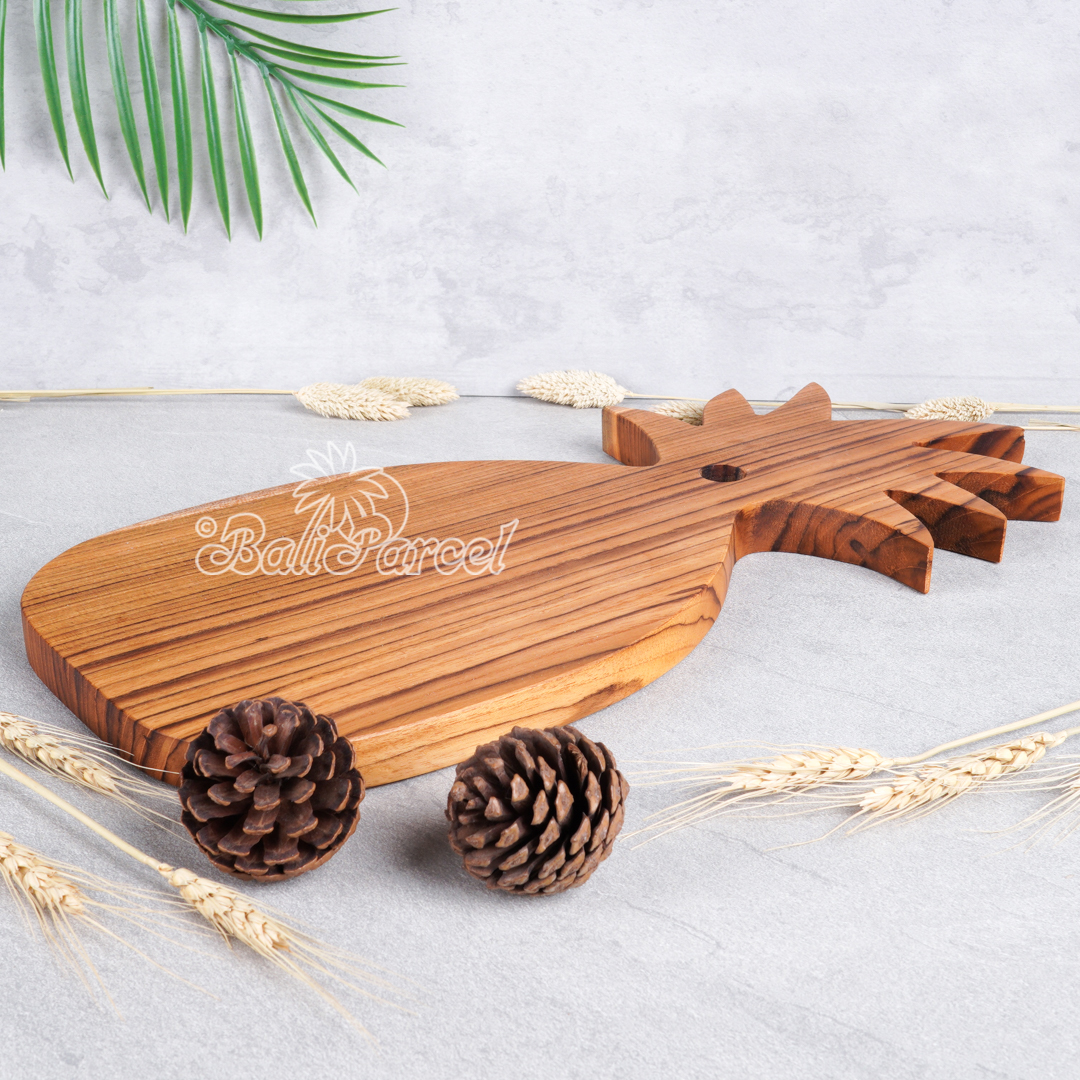 Wooden Cutting Board Hand Made From Teak Wood, Finishing With Olive Oil.