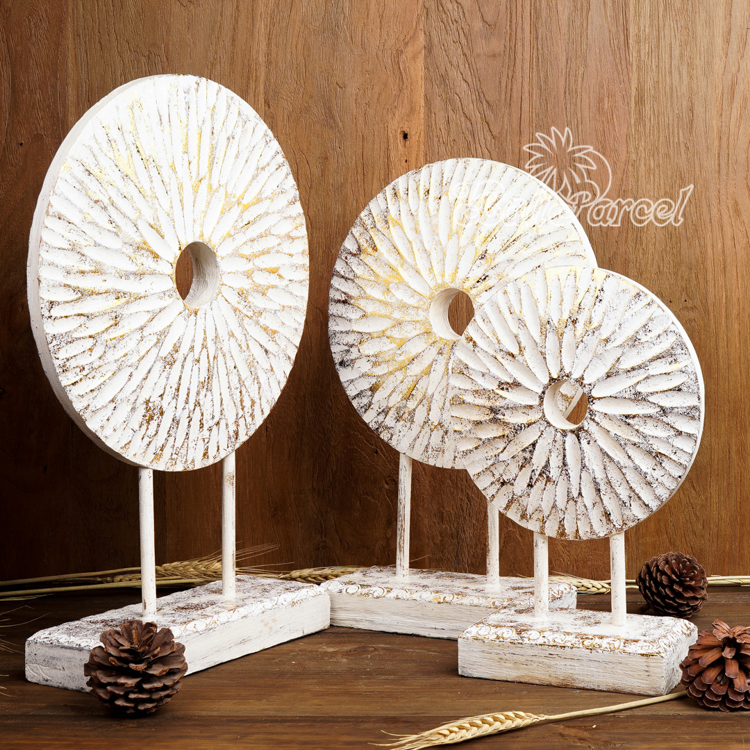 Wooden Stand Medallion Set Of  3, Hand Carved From Albesia Wood