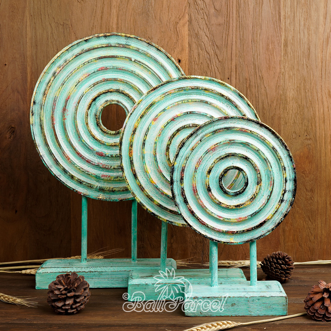 Wooden Stand Medallion Set Of  3, Hand Carved From Albesia Wood