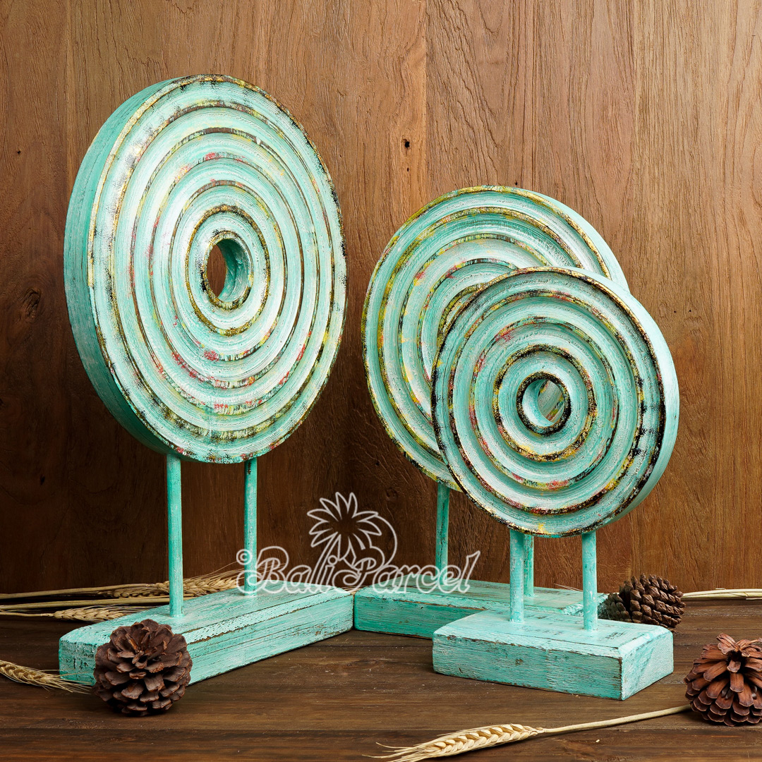Wooden Stand Medallion Set Of  3, Hand Carved From Albesia Wood