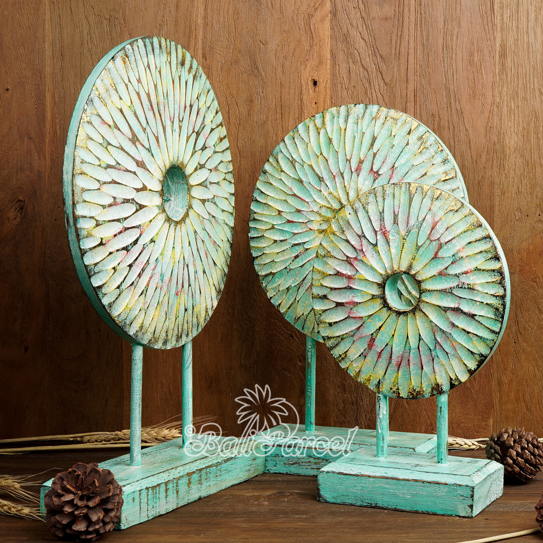 Wooden Stand Medallion Set Of  3, Hand Carved From Albesia Wood