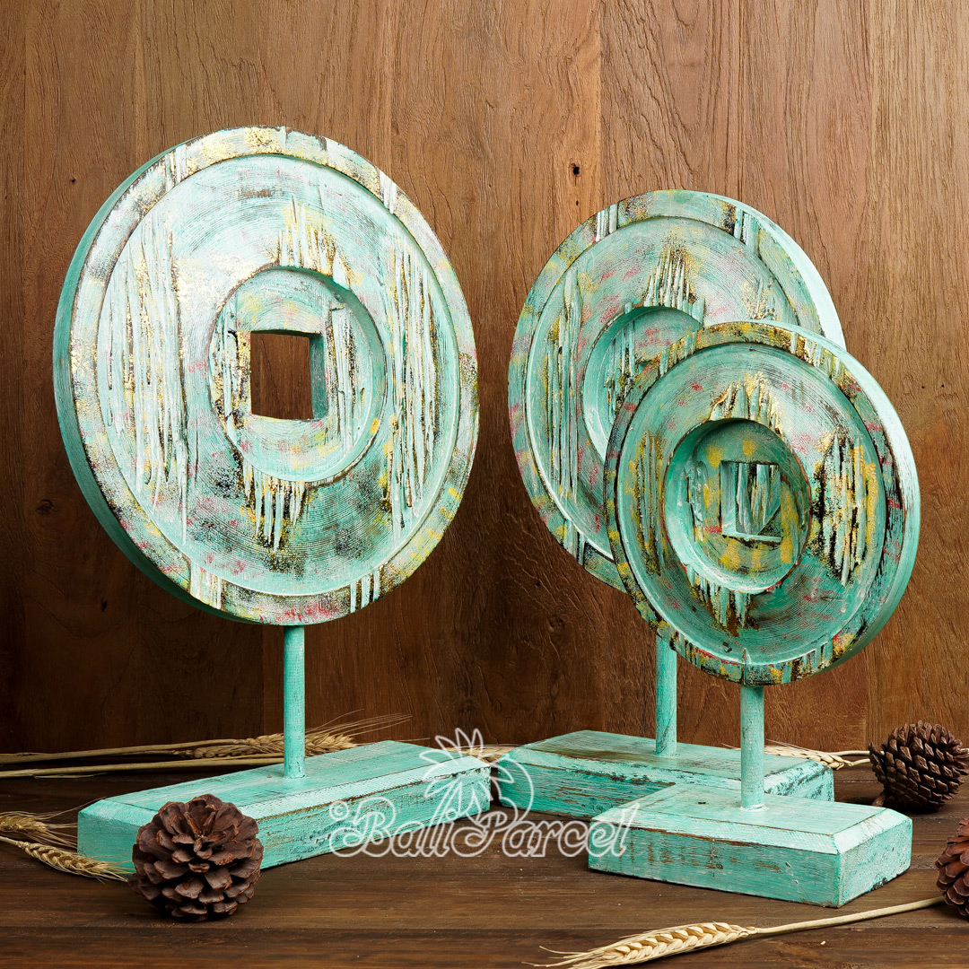 Wooden Stand Medallion Set Of  3, Hand Carved From Albesia Wood