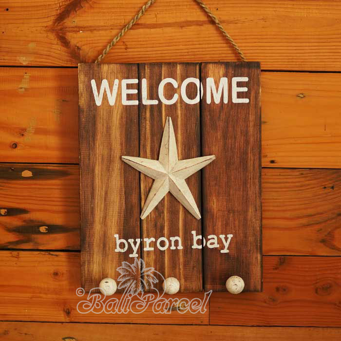 Wooden Wallhanging, Handmade From Albesia Wood