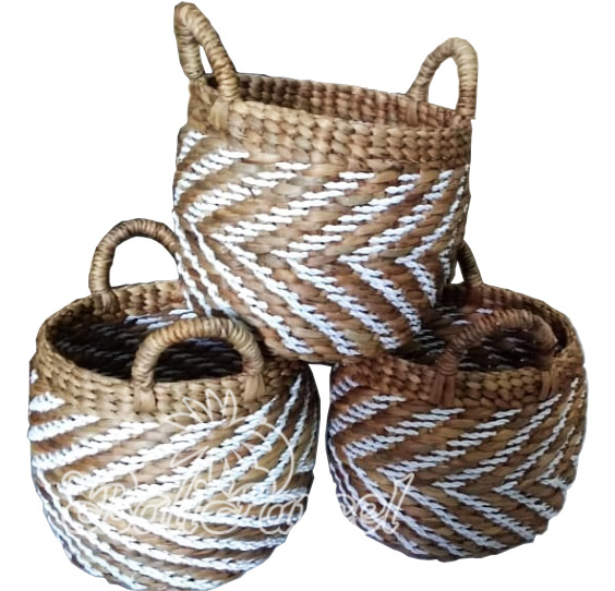 Beautiful Home Decoration Basket , Handmade With Synthetic String Inlaid With Water Hyacinth Set Of 2