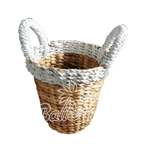 Beautiful Home Decoration Basket , Handmade With Synthetic String Inlaid With Water Hyacinth 