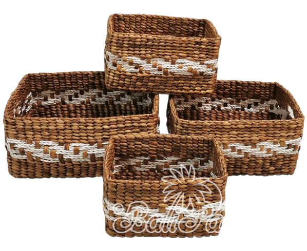 Beautiful Home Decoration Basket , Handmade With Synthetic String Inlaid With Water Hyacinth Set Of 4