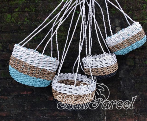 Beautiful Home Decoration Basket , Handmade With Synthetic String Inlaid With Water Hyacinth Set Of 2