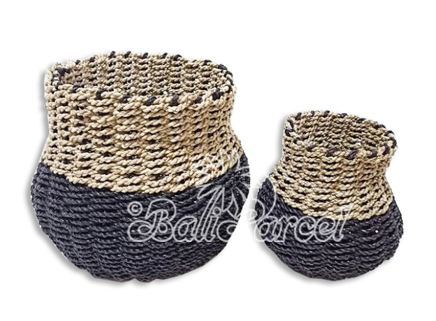 Beautiful Home Decoration Basket , Handmade With Synthetic String Inlaid With Water Hyacinth Set Of 2