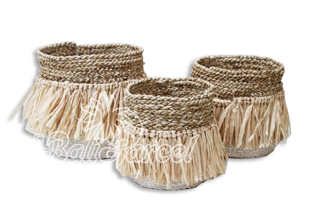Beautiful Home Decoration Basket , Handmade With Synthetic String Inlaid With Water Hyacinth Set Of 3