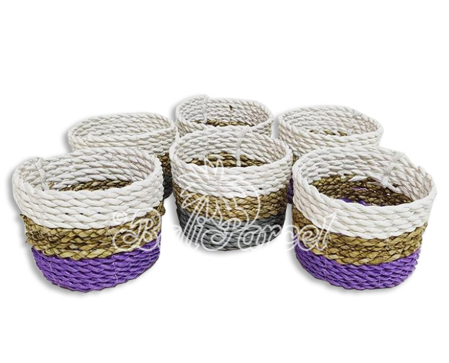 Beautiful Home Decoration Basket , Handmade With Synthetic String Inlaid With Water Hyacinth 