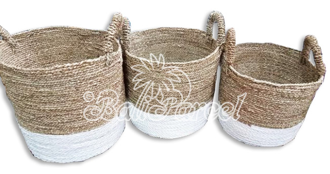 Beautiful Home Decoration Basket , Handmade With Synthetic String Inlaid With Water Hyacinth Set Of 3