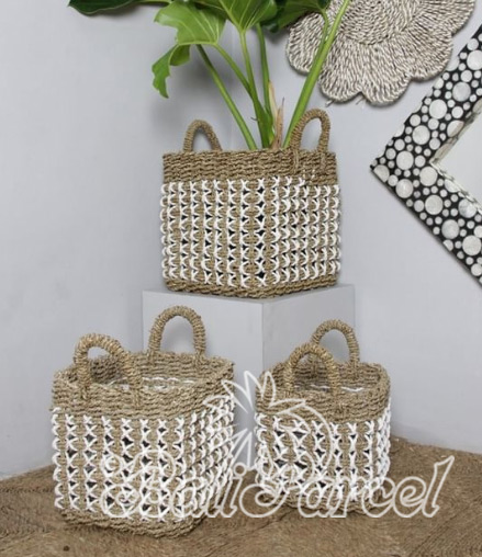 Beautiful Home Decoration Basket , Handmade With Synthetic String Inlaid With Water Hyacinth Set Of 3