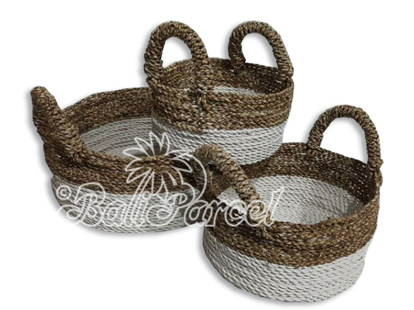 Beautiful Home Decoration Basket , Handmade With Synthetic String Inlaid With Water Hyacinth Set Of 3