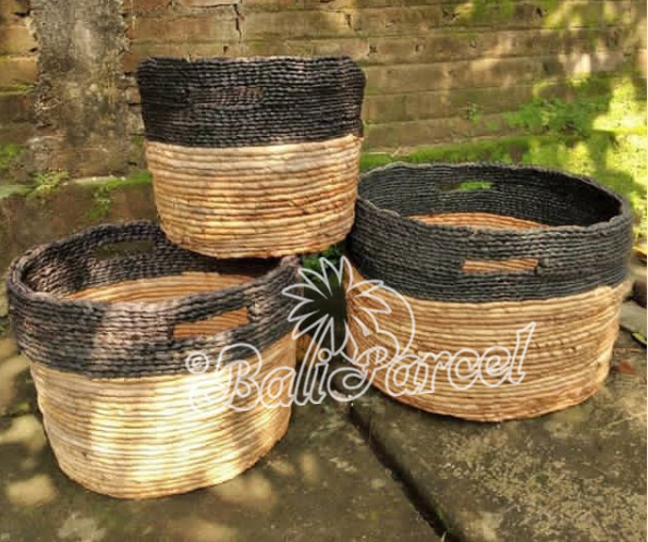 Beautiful Home Decoration Basket , Handmade With Synthetic String Inlaid With Water Hyacinth Set Of 3