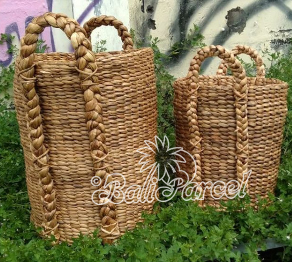 Beautiful Home Decoration Basket , Handmade With Synthetic String Inlaid With Water Hyacinth Set Of 2