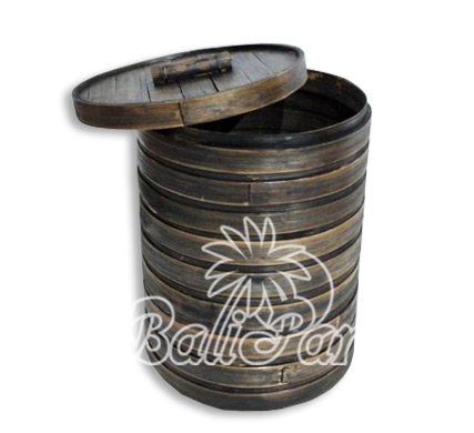 Beautiful Home Decoration Basket , Handmade With Bambu String Inlaid With Water Hyacinth