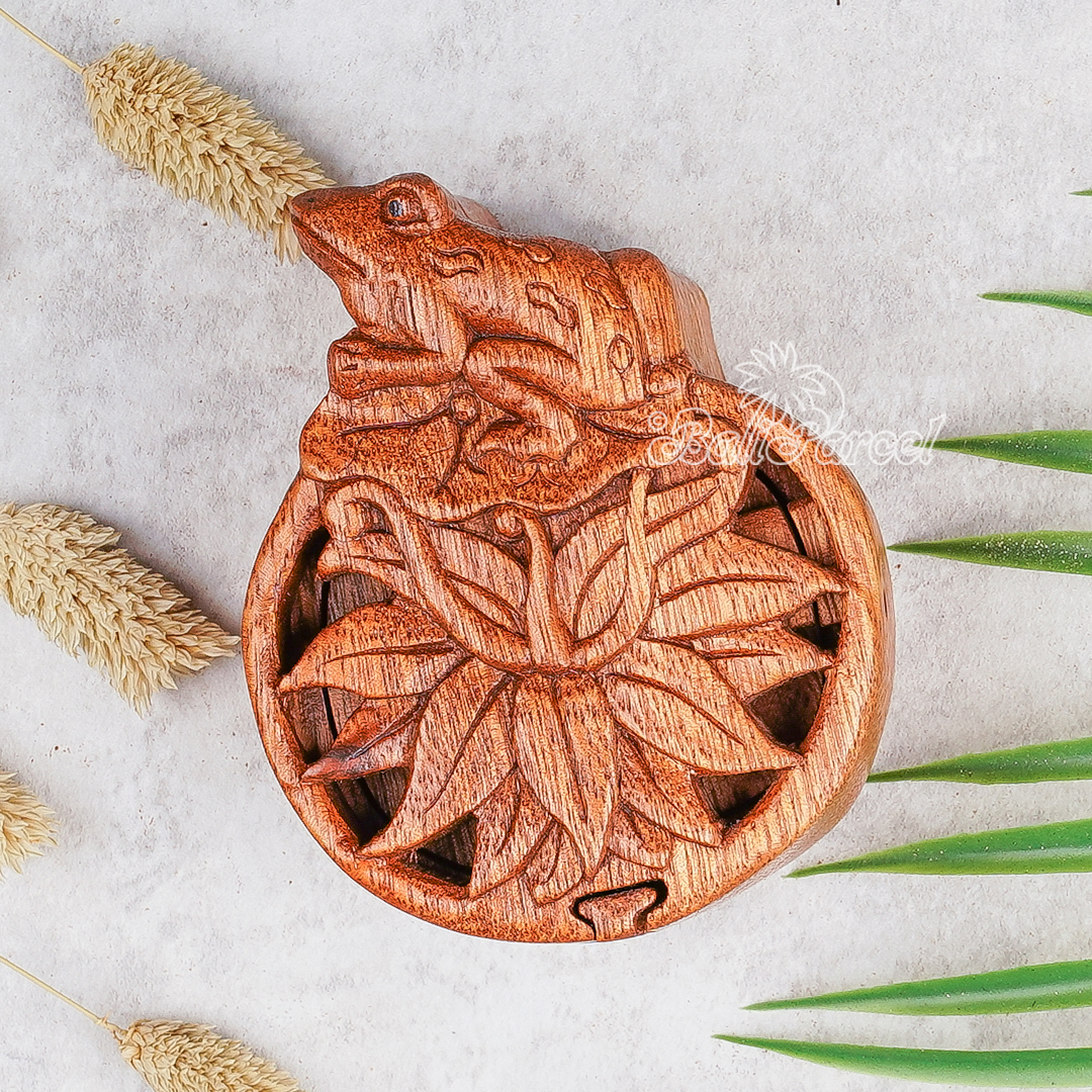 Wooden Box Frog, Hand Made From Suar Wood.