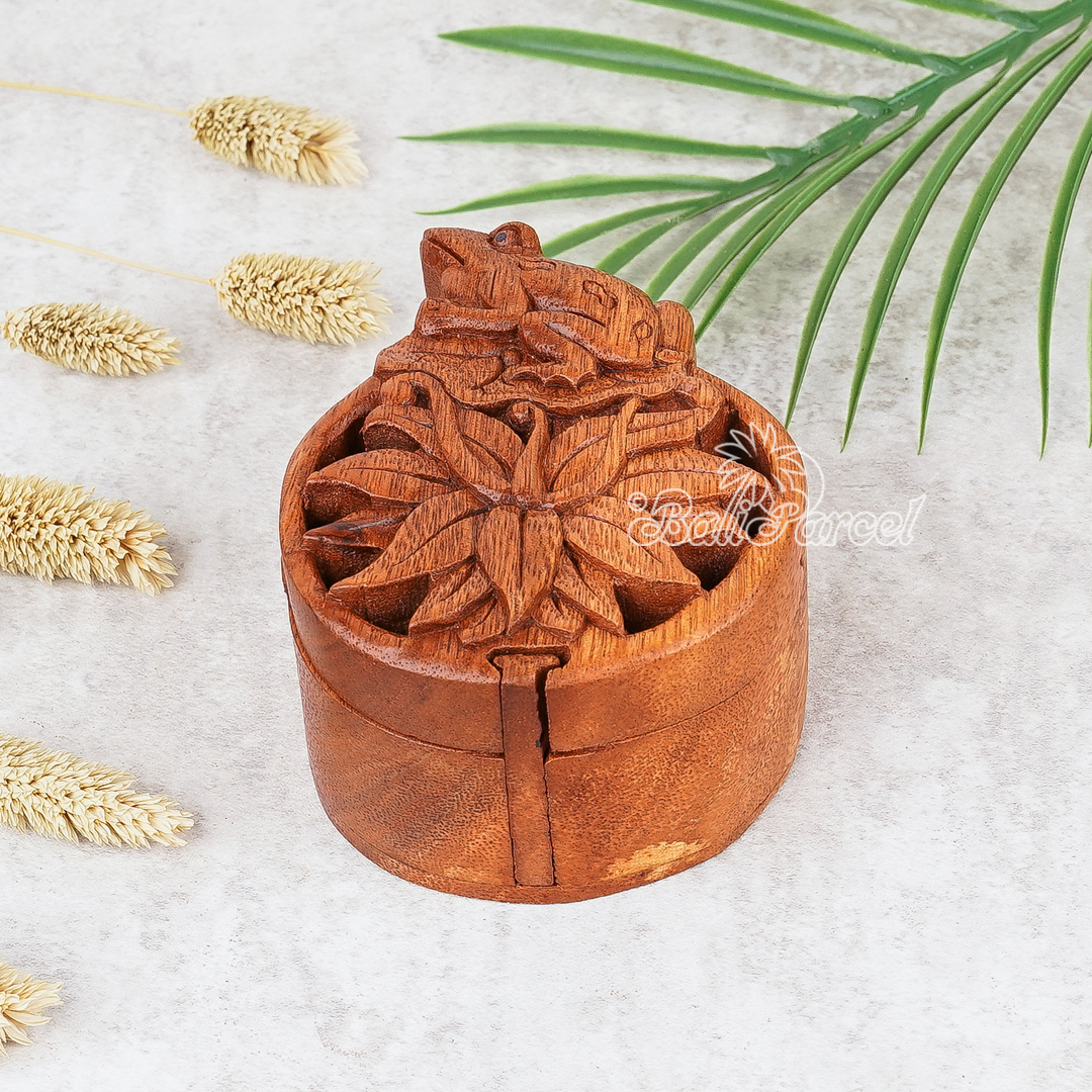 Wooden Box Frog, Hand Made From Suar Wood.