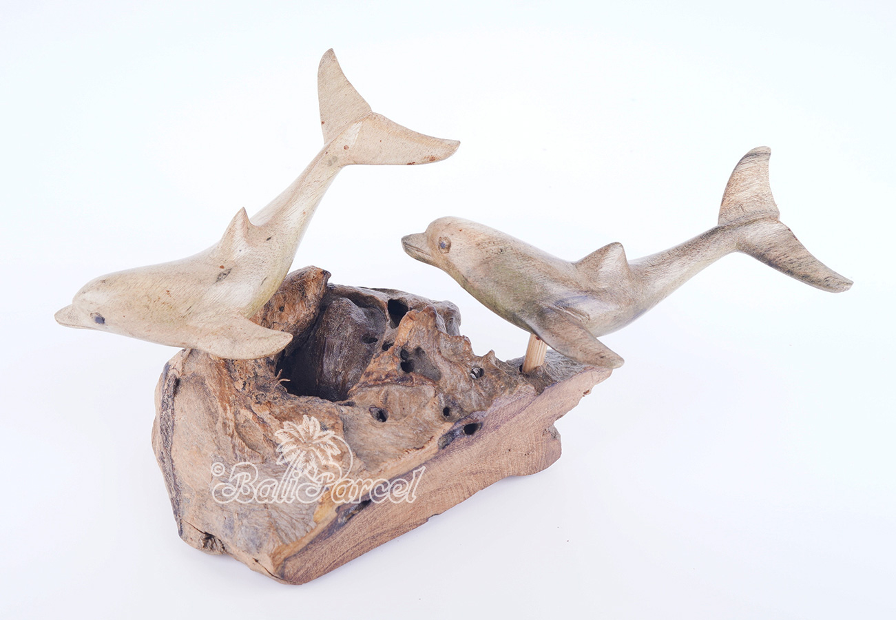 Wooden 2 Dolphins With Parasite Wood