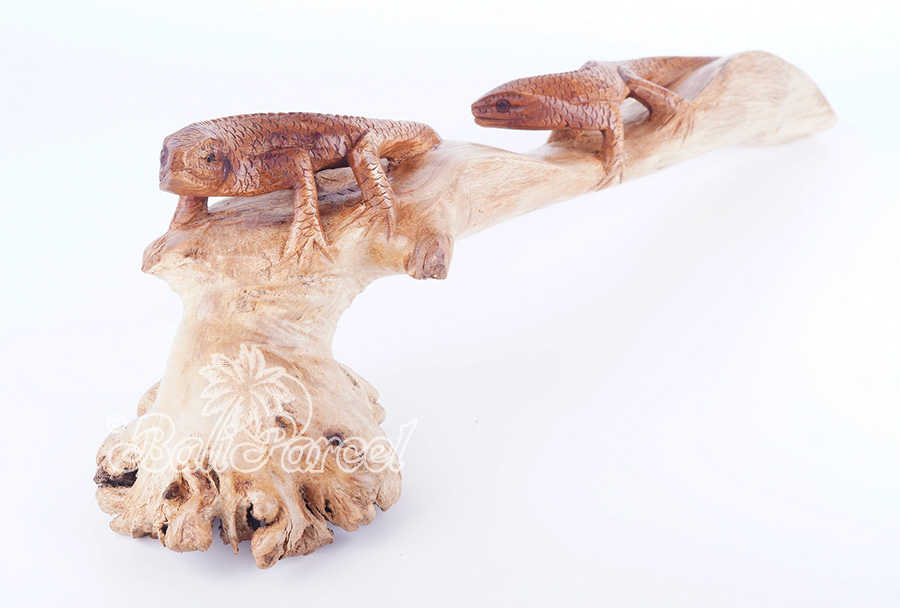 Wooden 2 Komodo With Parasite Wood