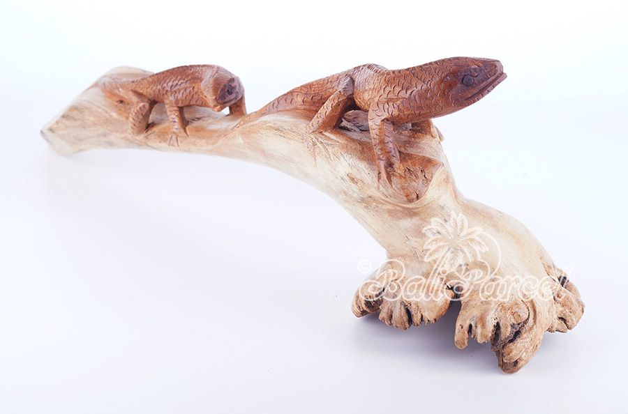 Wooden 2 Komodo With Parasite Wood