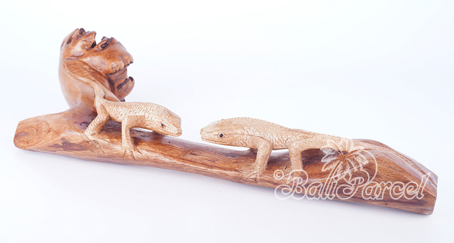 Wooden 2 Komodo With Parasite Wood