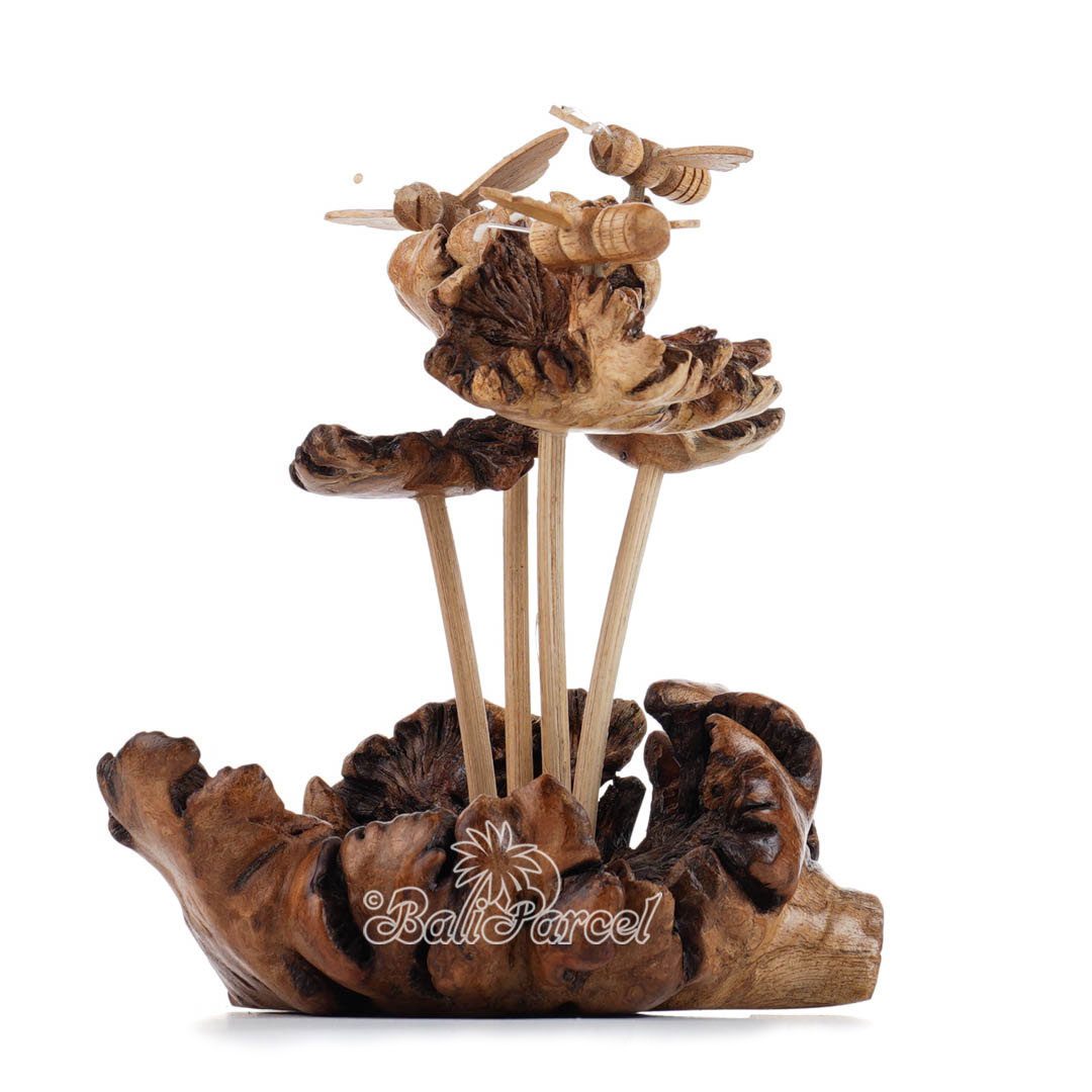 Wooden 3 Bee On Top Parasite Wood