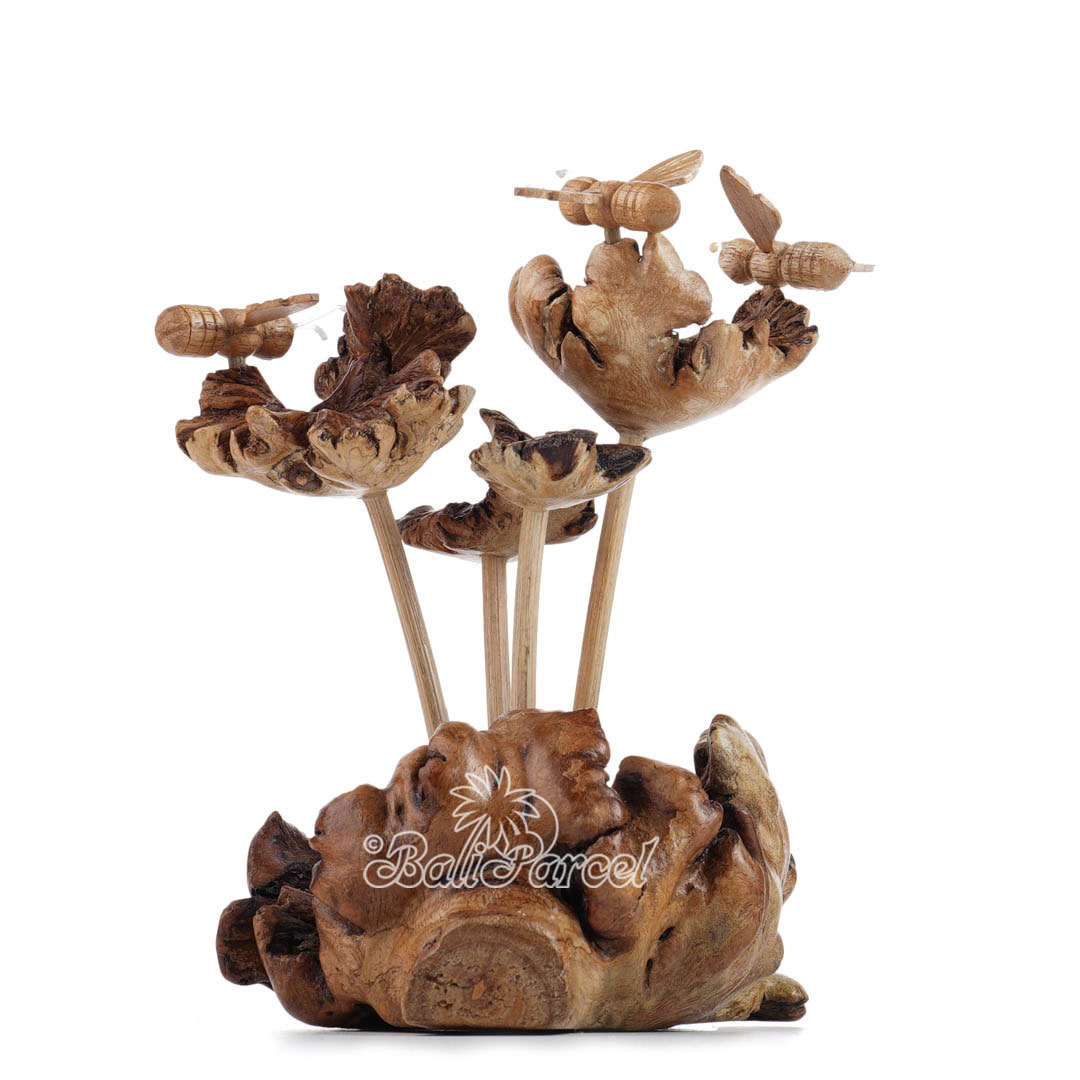 Wooden 3 Bee On Top Parasite Wood