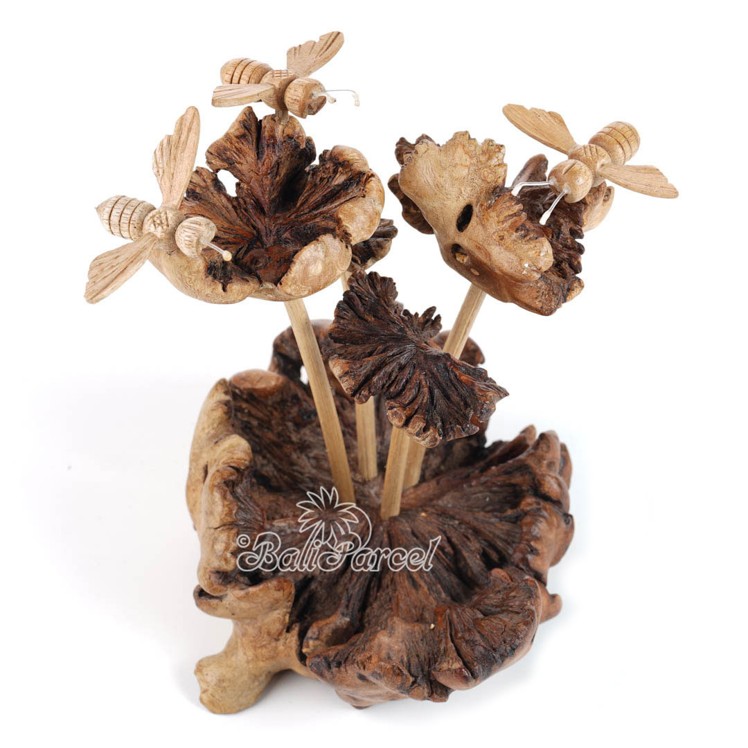 Wooden 3 Bee On Top Parasite Wood