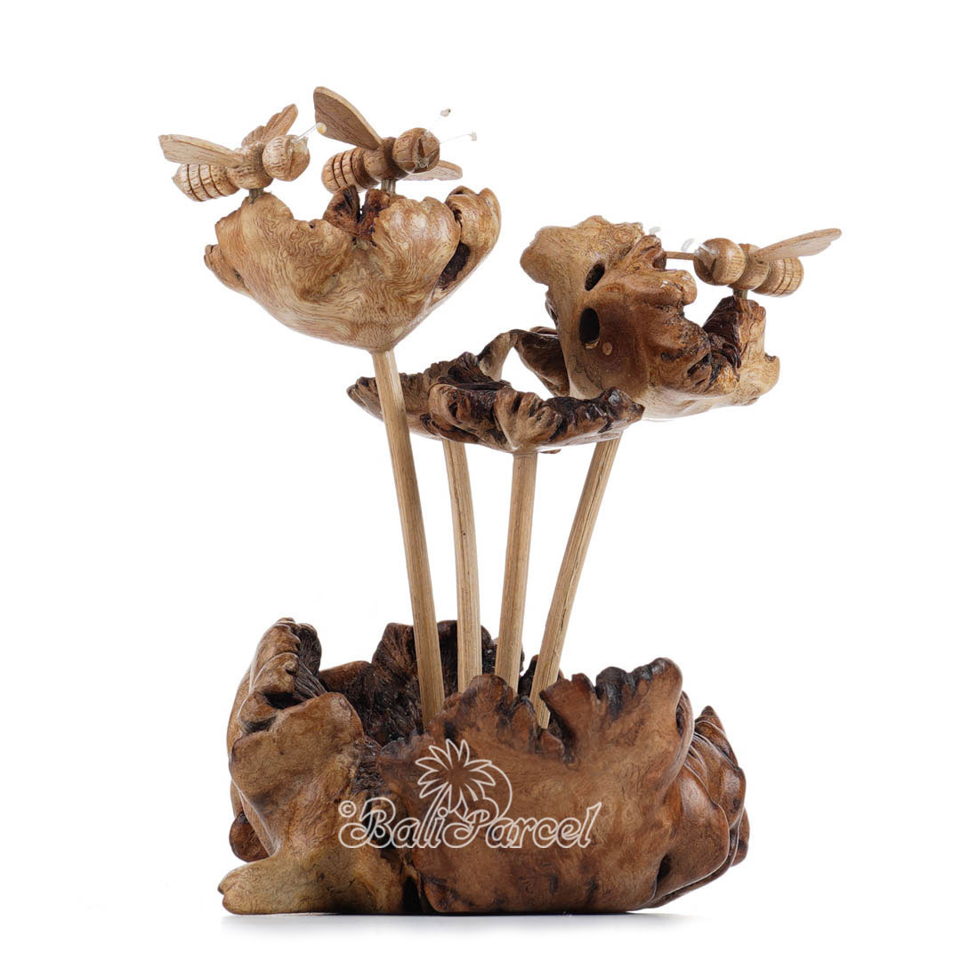 Wooden 3 Bee On Top Parasite Wood
