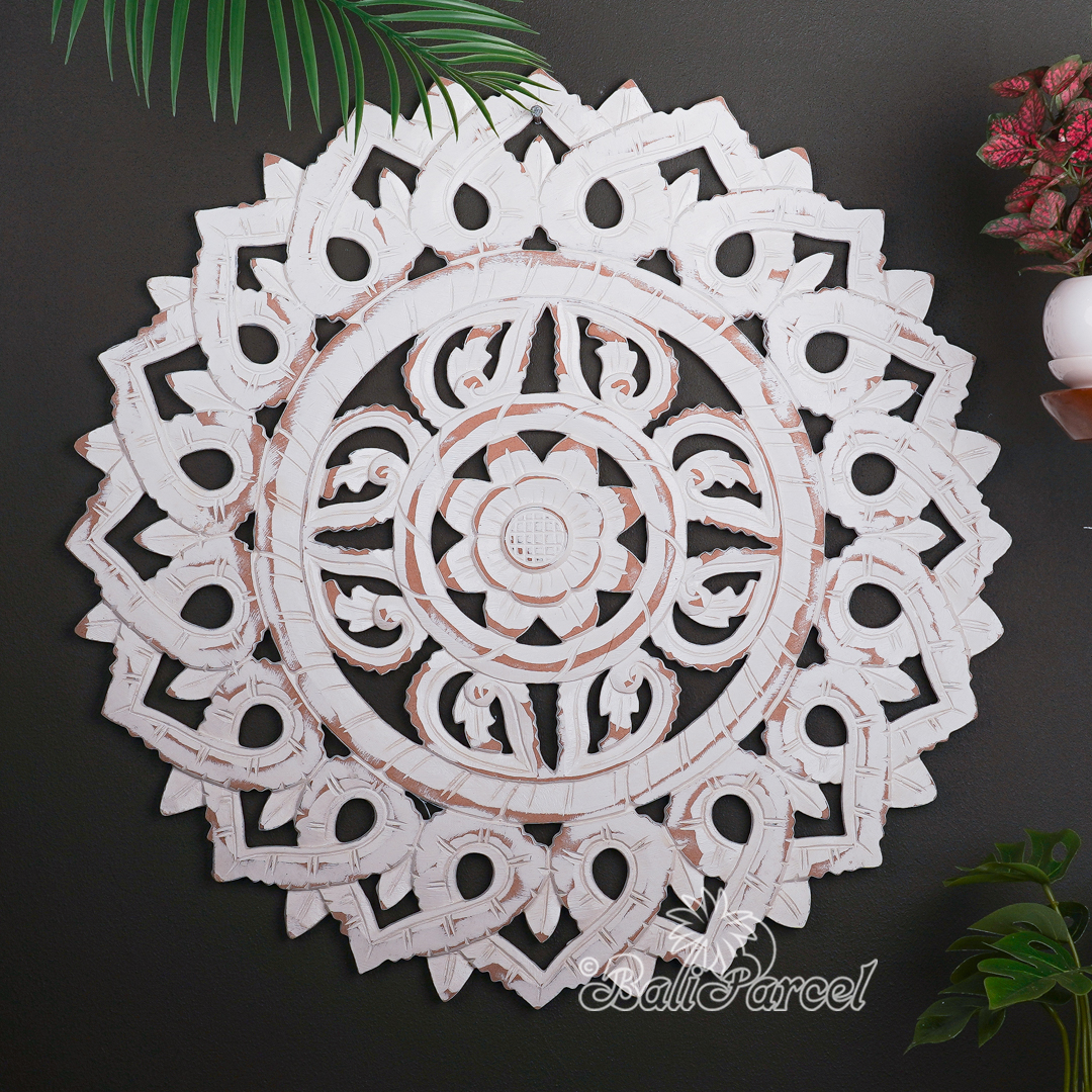 Wooden Wallhanging Sun Flower, Hand Made From Hardboard/ MDF, With White Wash Color.