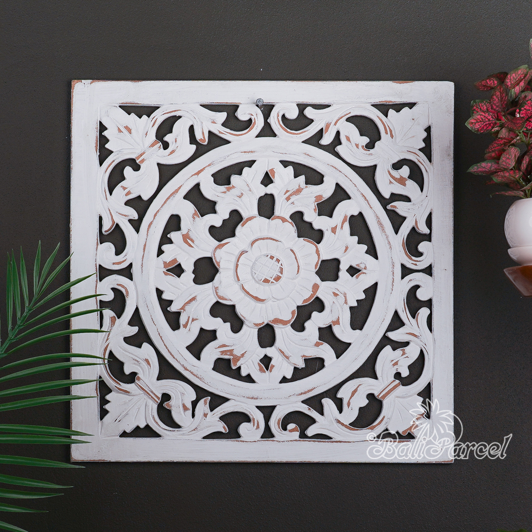 Wooden Wallhanging Sun Flower, Hand Made From Hardboard/ MDF, With White Wash Color.