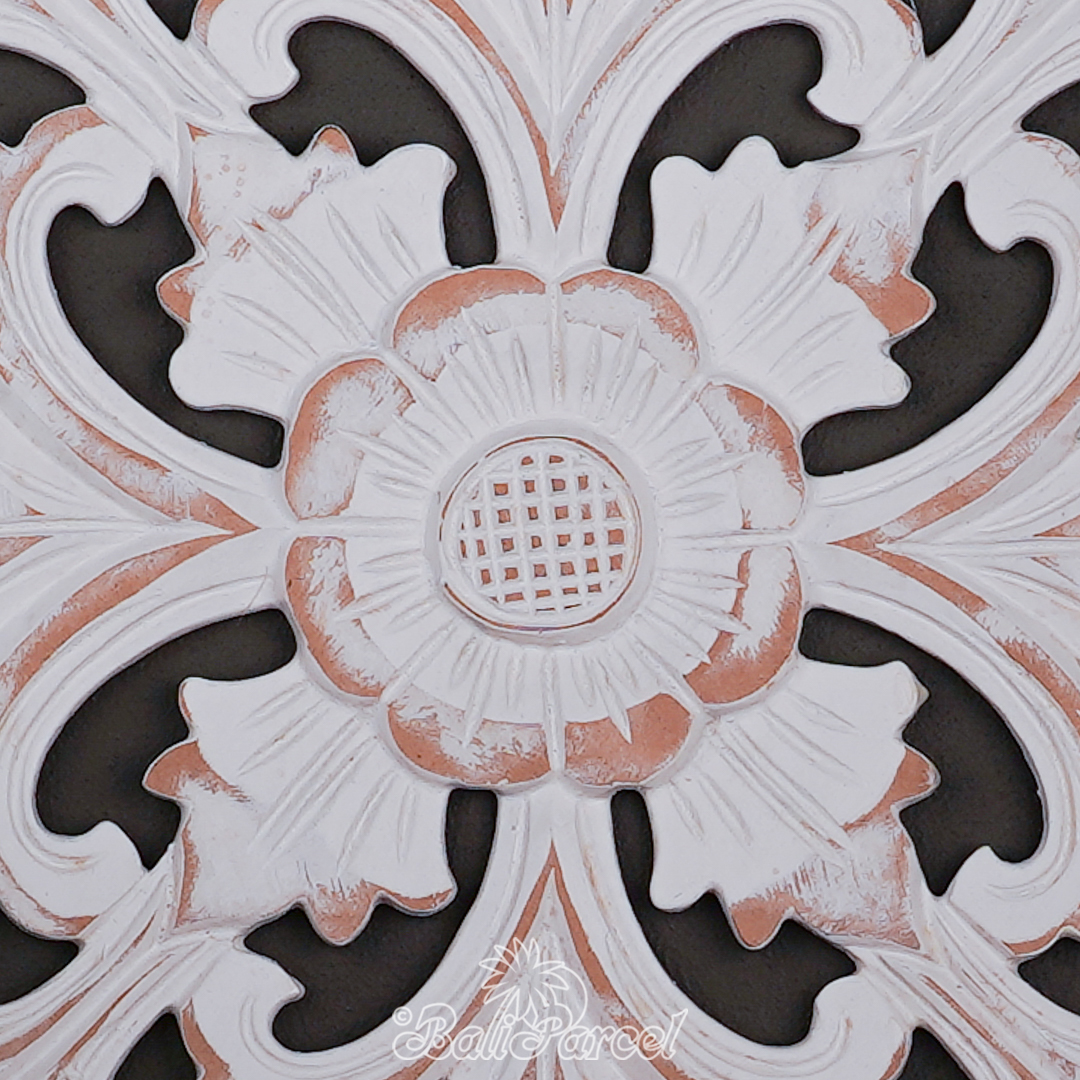 Wooden Wallhanging Sun Flower, Hand Made From Hardboard/ MDF, With White Wash Color.