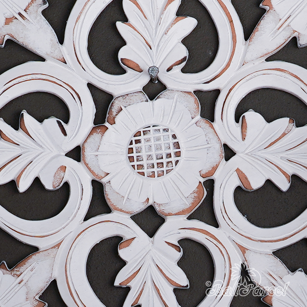 Wooden Wallhanging Sun Flower, Hand Made From Hardboard/ MDF, With White Wash Color.