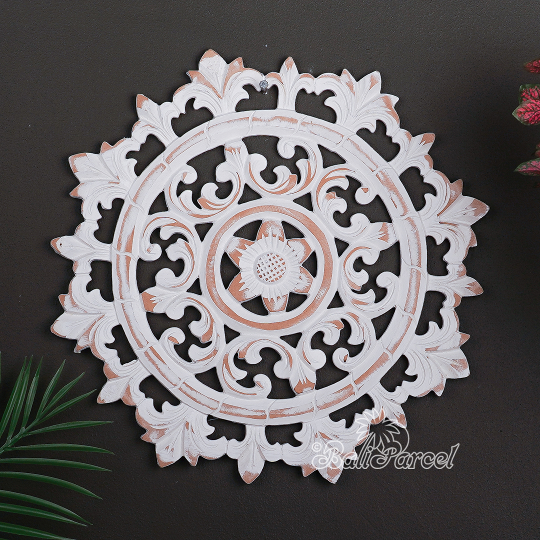 Wooden Wallhanging Sun Flower, Hand Made From Hardboard/ MDF, With White Wash Color.