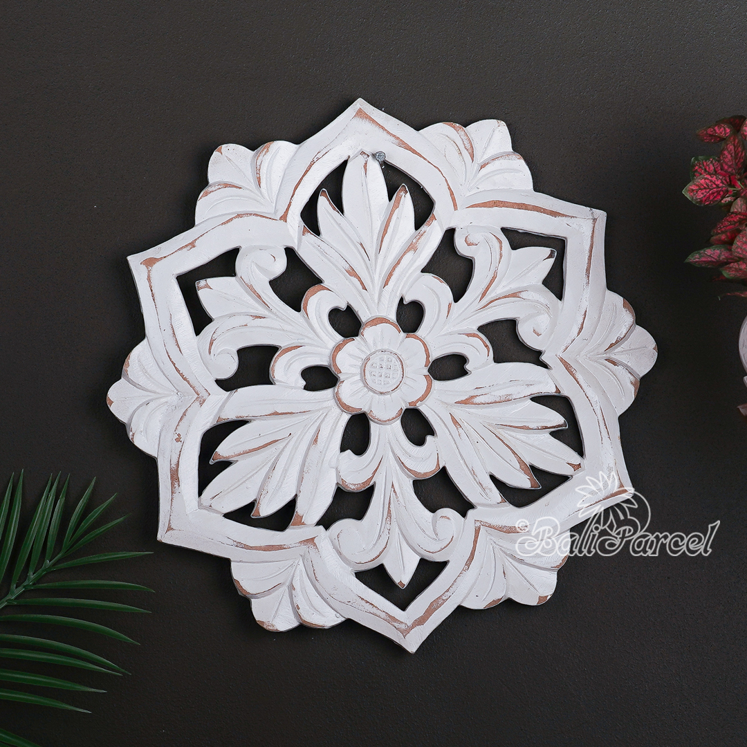 Wooden Wallhanging Sun Flower, Hand Made From Hardboard/ MDF, With White Wash Color.
