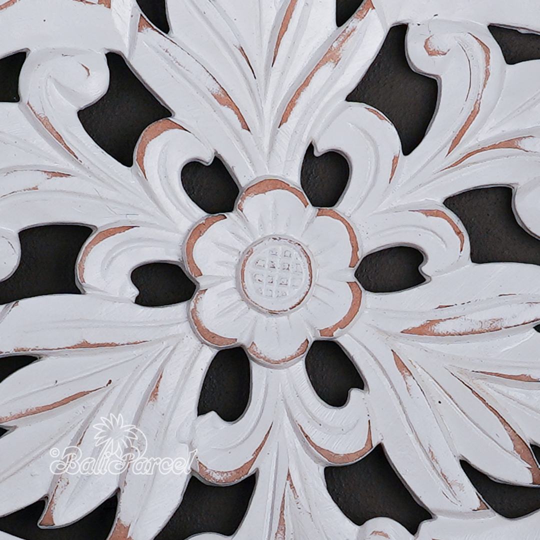 Wooden Wallhanging Sun Flower, Hand Made From Hardboard/ MDF, With White Wash Color.