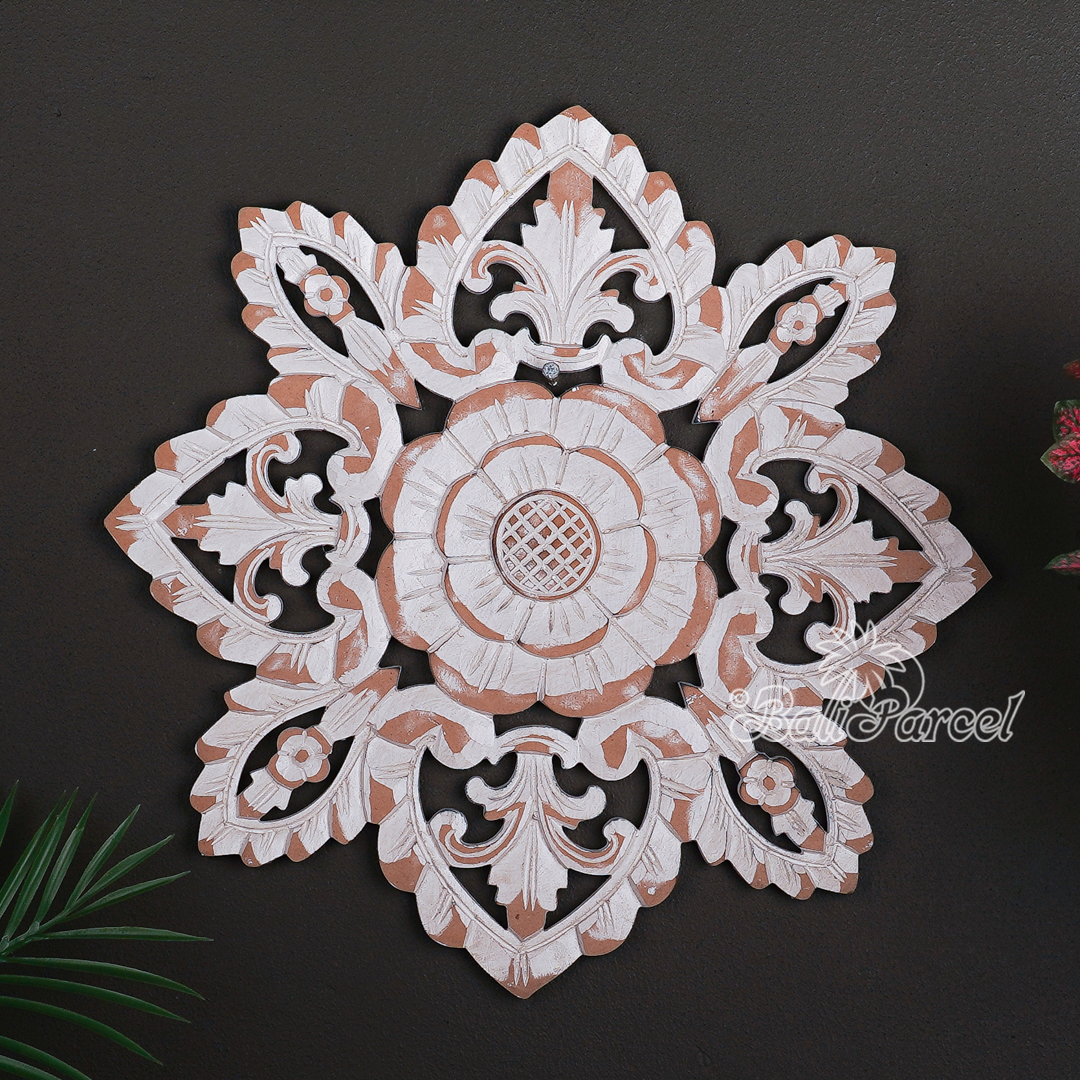 Wooden Wallhanging Sun Flower, Hand Made From Hardboard/ MDF, With White Wash Color.