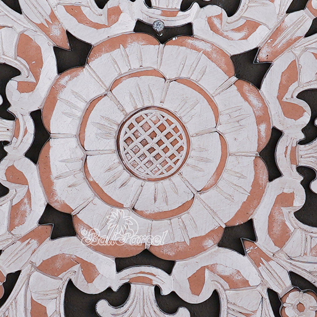 Wooden Wallhanging Sun Flower, Hand Made From Hardboard/ MDF, With White Wash Color.